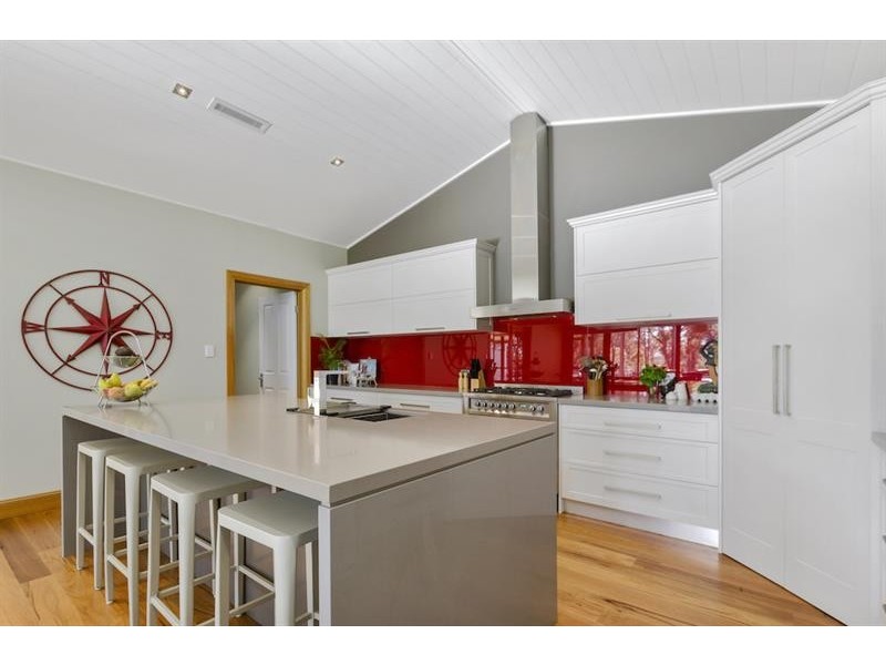 75 Kangaroo Rd, Tahmoor NSW 2573