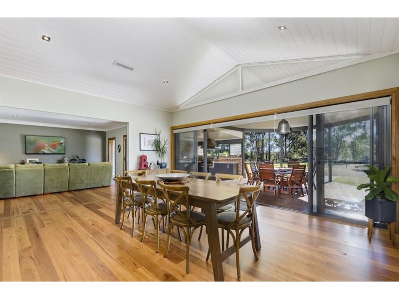 75 Kangaroo Rd, Tahmoor NSW 2573