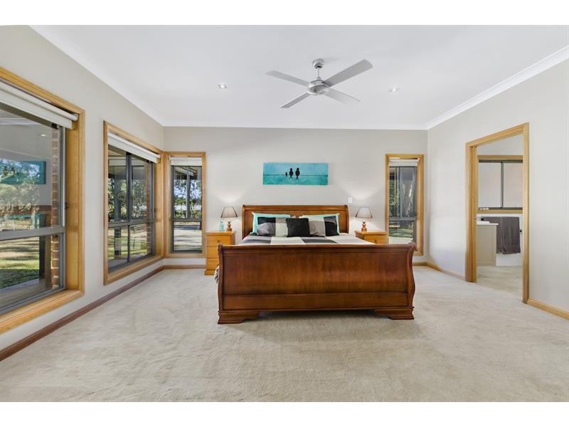 75 Kangaroo Rd, Tahmoor NSW 2573