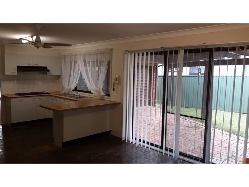 53 Catherine St, Mannering Park NSW 2259