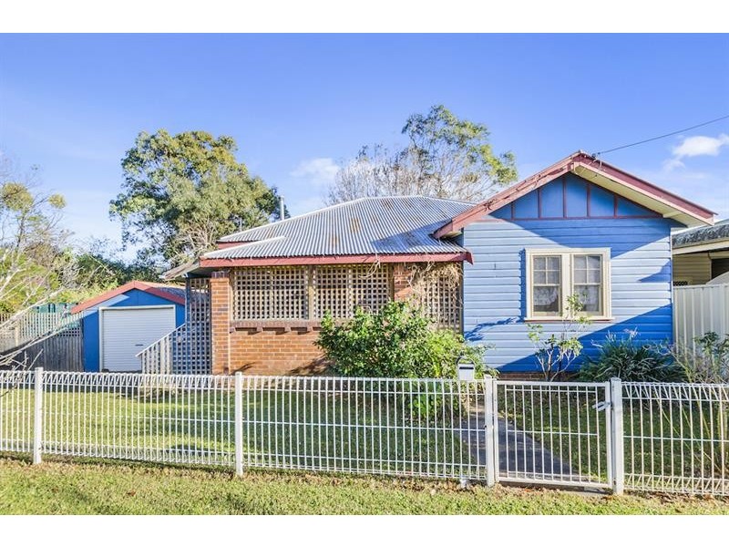 39 Hamilton St, Dapto NSW 2530