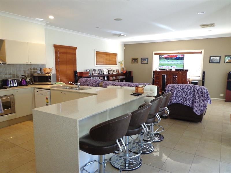 6 Callaway Ave, Campbelltown NSW 2560