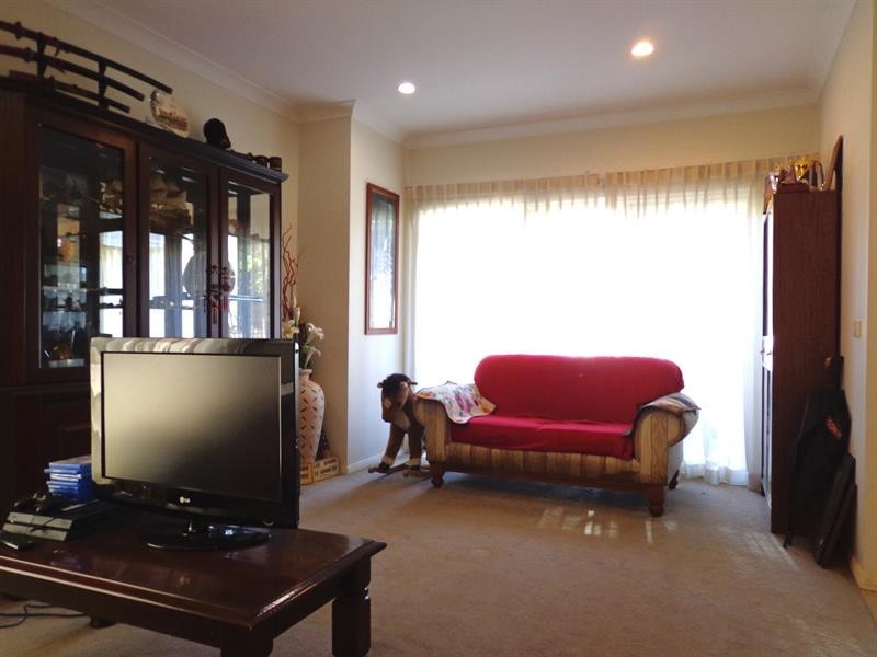 6 Callaway Ave, Campbelltown NSW 2560