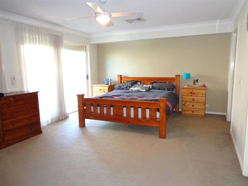 6 Callaway Ave, Campbelltown NSW 2560