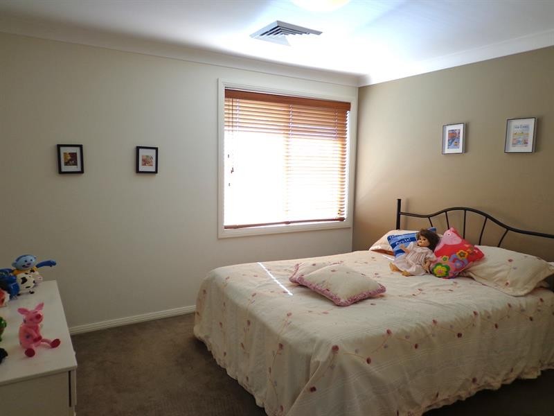 6 Callaway Ave, Campbelltown NSW 2560