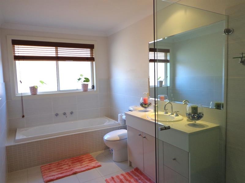 6 Callaway Ave, Campbelltown NSW 2560