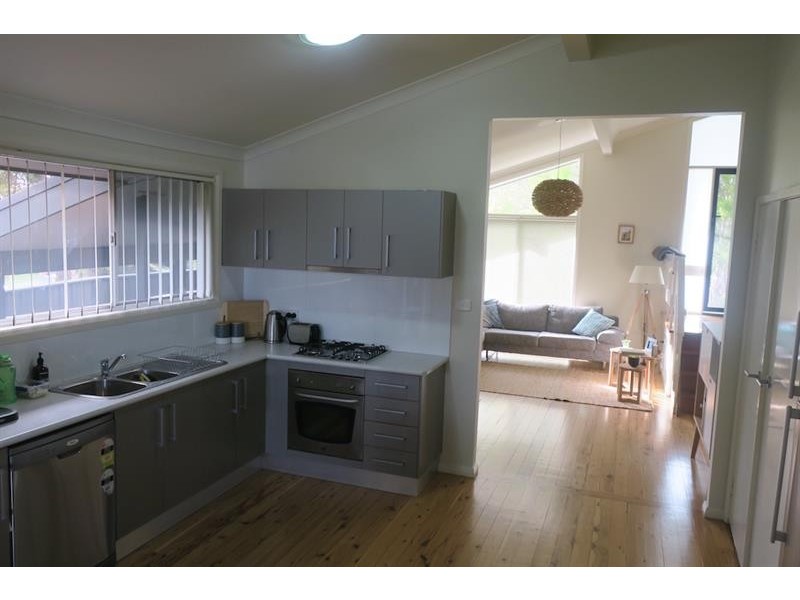 109 Thirroul Rd, Kanahooka NSW 2530