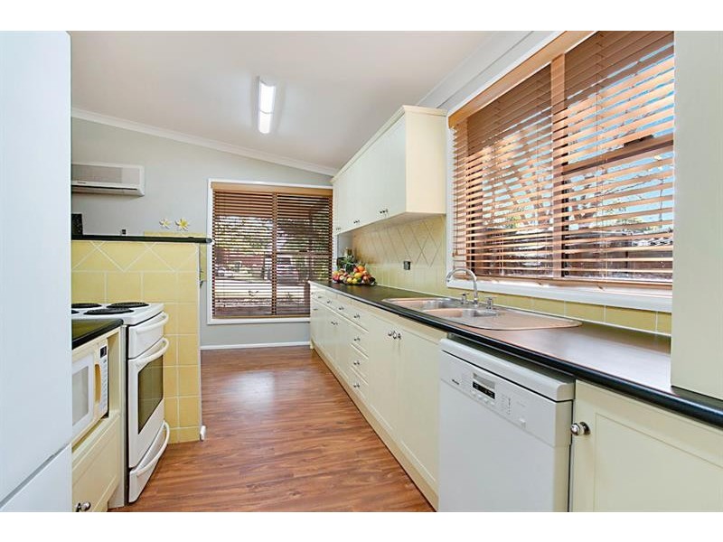 16 Rule St, Cambridge Park NSW 2747