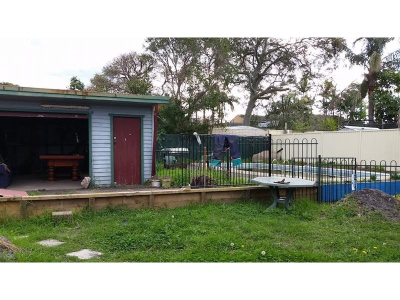 6 Swan St, Kanwal NSW 2259