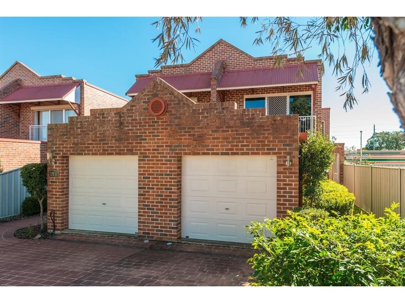 25 Lionel St, Ingleburn NSW 2565