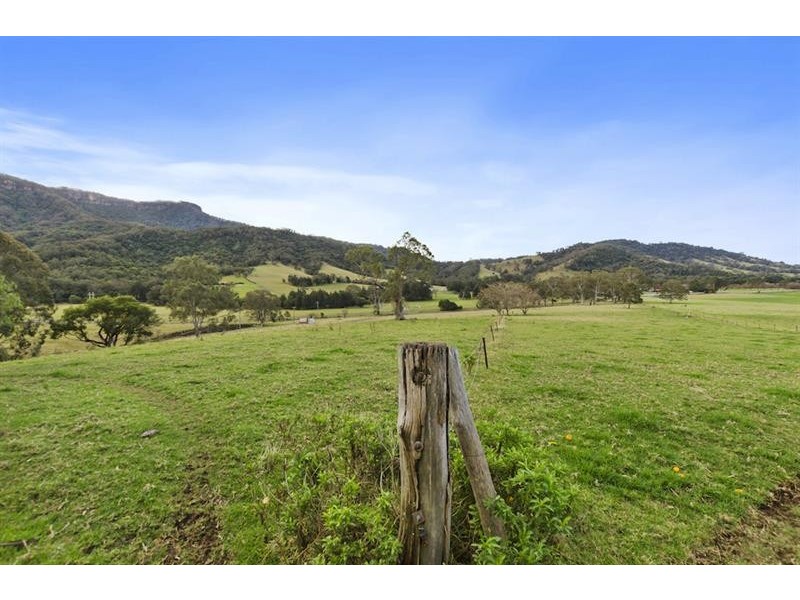 599 Calderwood Rd, Calderwood NSW 2527