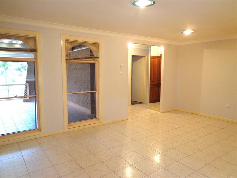 44 Stockdale Cres, Abbotsbury NSW 2176