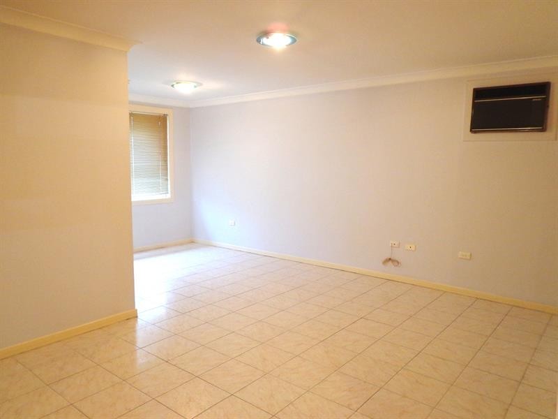 44 Stockdale Cres, Abbotsbury NSW 2176