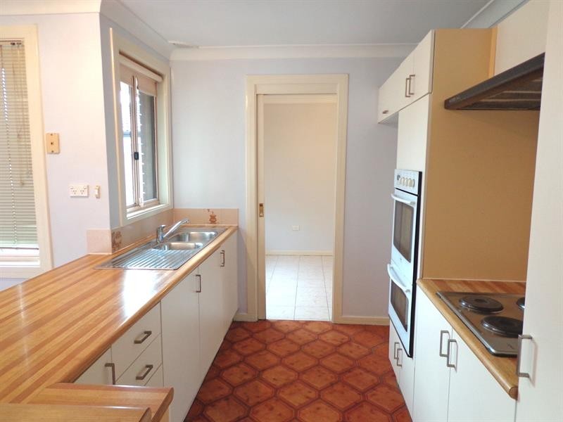 44 Stockdale Cres, Abbotsbury NSW 2176