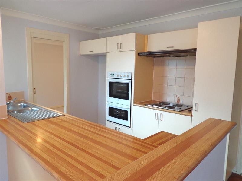 44 Stockdale Cres, Abbotsbury NSW 2176