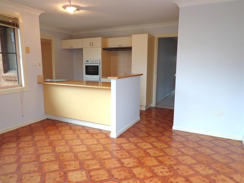 44 Stockdale Cres, Abbotsbury NSW 2176