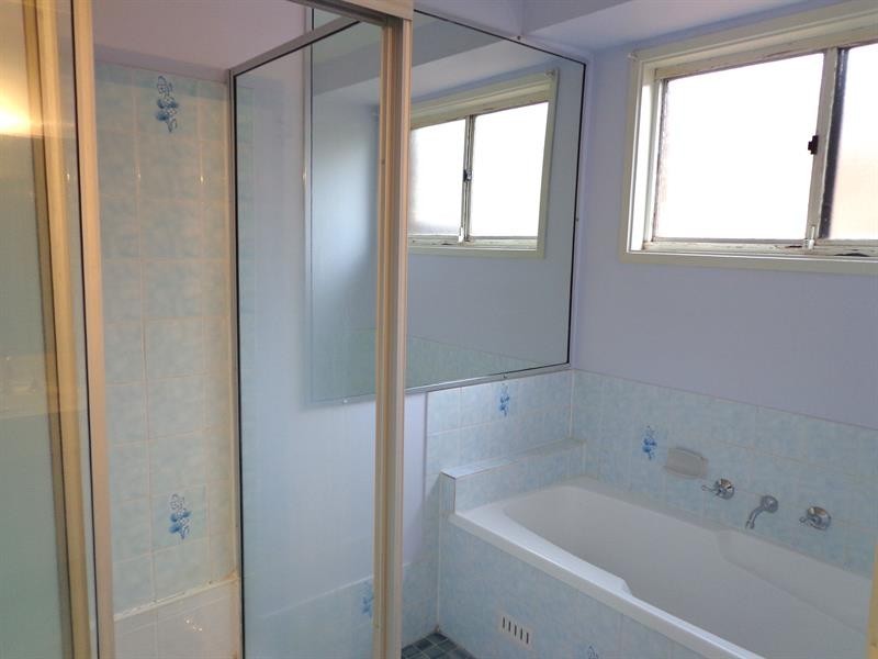 44 Stockdale Cres, Abbotsbury NSW 2176