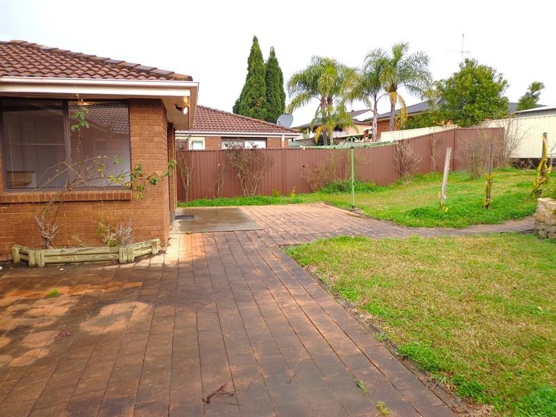 44 Stockdale Cres, Abbotsbury NSW 2176