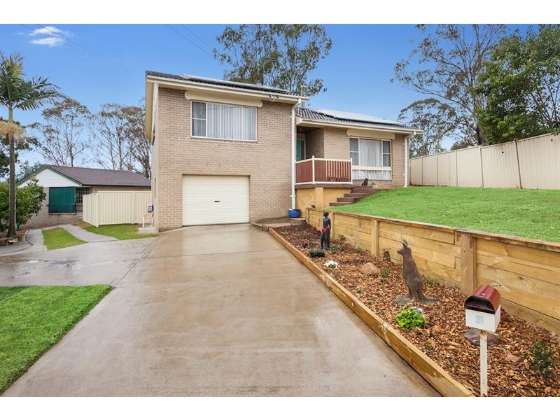 11 Foster Cl, West Hoxton NSW 2171