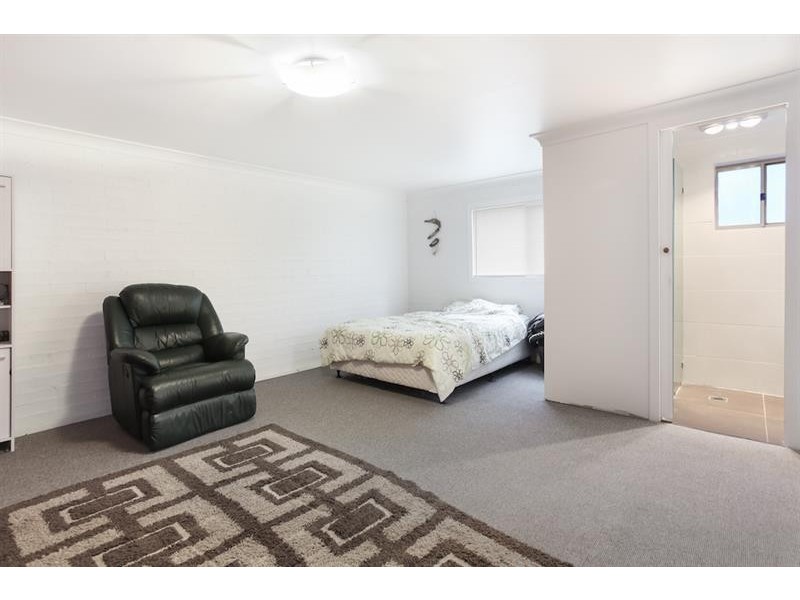 11 Foster Cl, West Hoxton NSW 2171