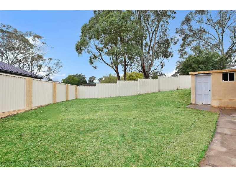 11 Foster Cl, West Hoxton NSW 2171
