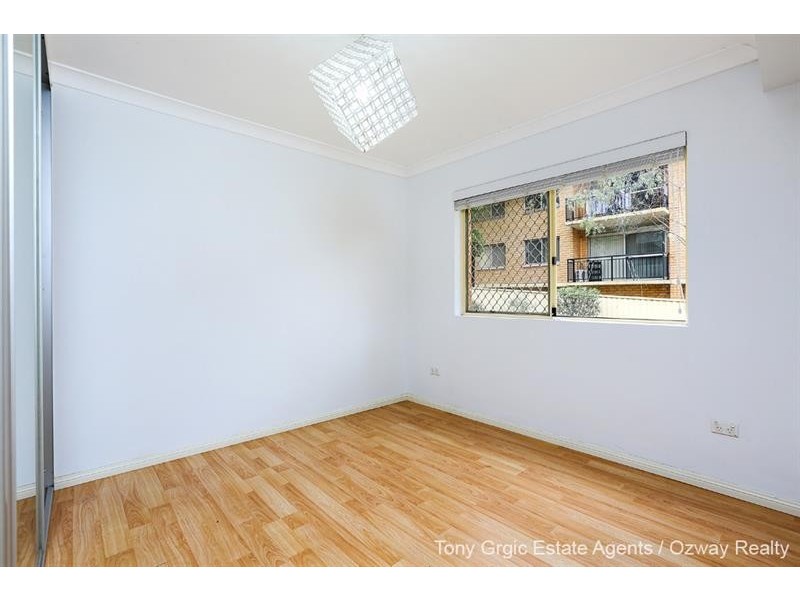 2/27-31 Manchester St, Merrylands NSW 2160