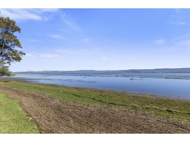 22 Windang Rd, Primbee NSW 2502