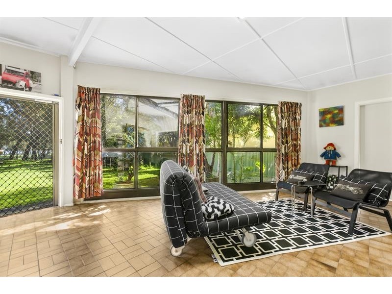 22 Windang Rd, Primbee NSW 2502