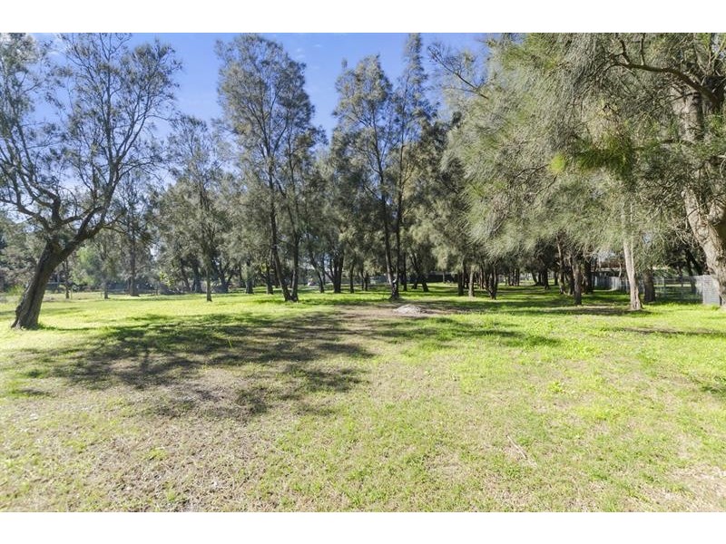 24 Windang Rd, Primbee NSW 2502