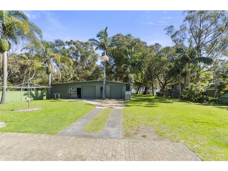 24 Windang Rd, Primbee NSW 2502