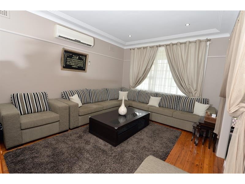 55 Wattle St, Punchbowl NSW 2196