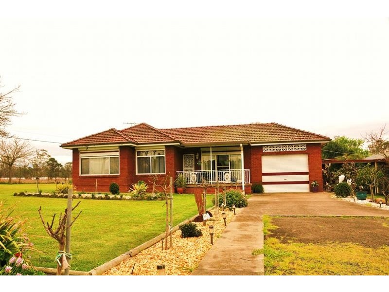 715 Fifteenth Ave, Kemps Creek NSW 2178