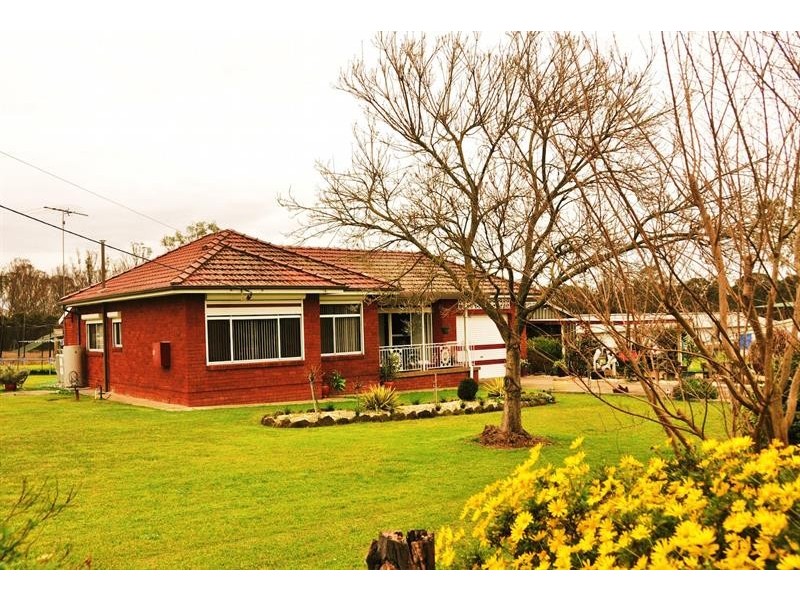 715 Fifteenth Ave, Kemps Creek NSW 2178