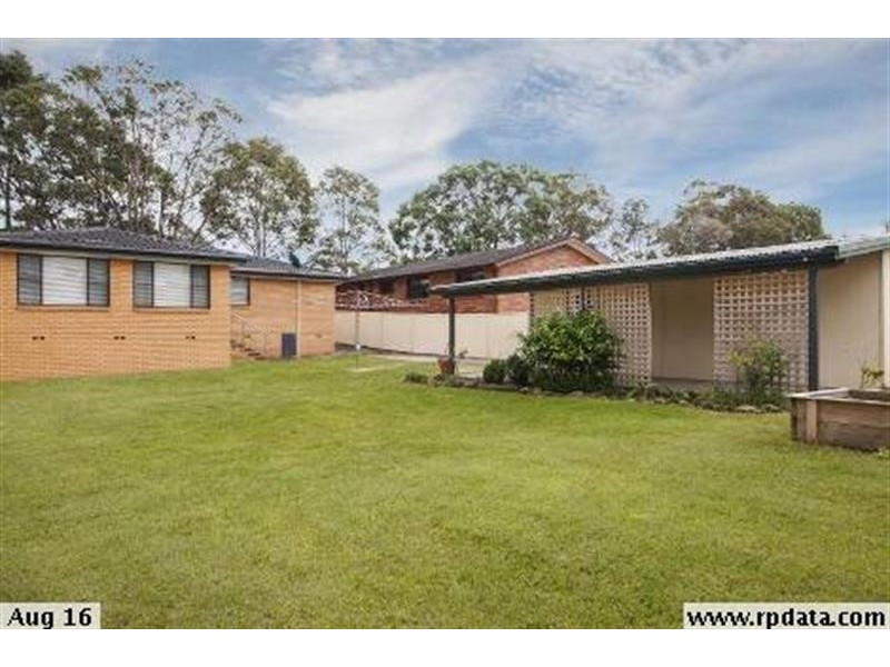 13 Swan St, Kanwal NSW 2259