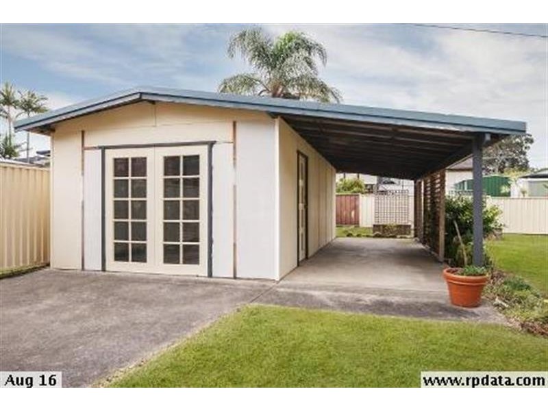 13 Swan St, Kanwal NSW 2259