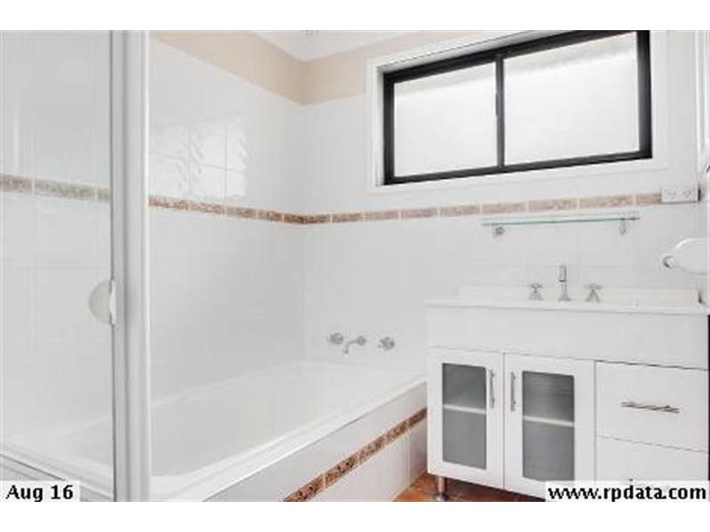 13 Swan St, Kanwal NSW 2259