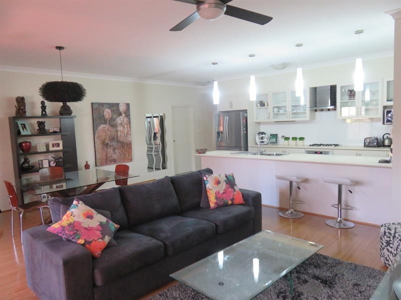 4/121 Daintree Dr, Albion Park NSW 2527