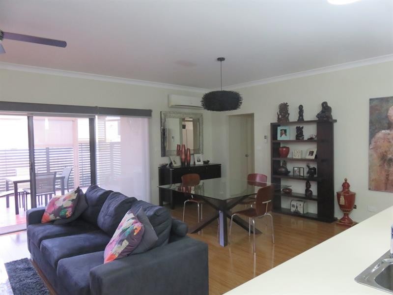 4/121 Daintree Dr, Albion Park NSW 2527