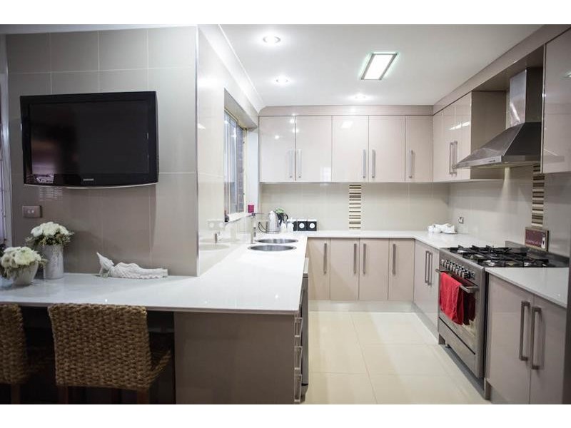 7 Pigeon Cl, Hinchinbrook NSW 2168