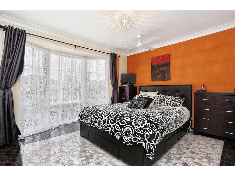 91 Quarry Rd, Bossley Park NSW 2176