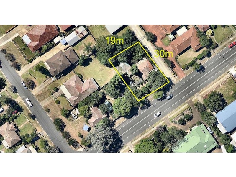 125 Lindesay St, Campbelltown NSW 2560