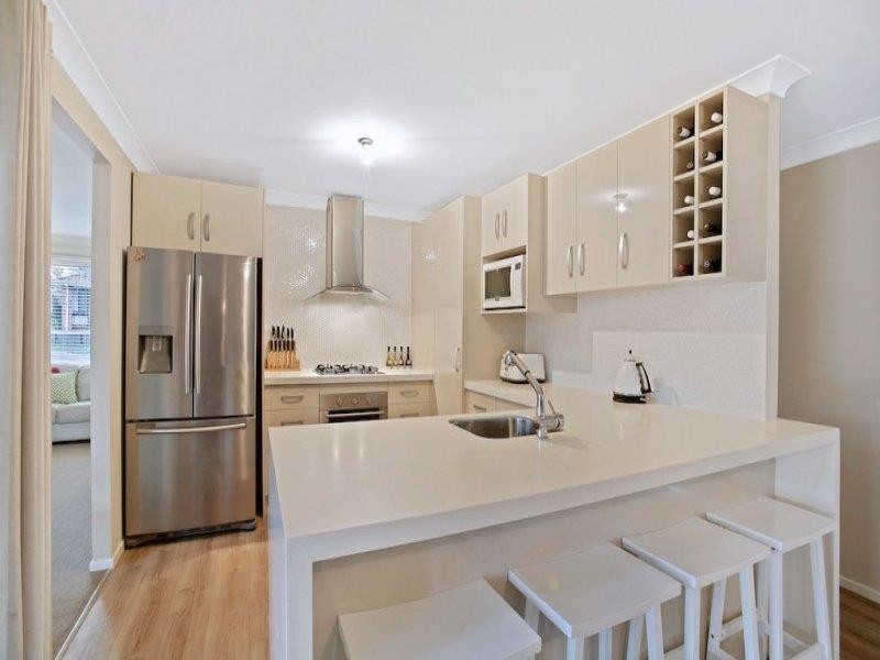 2 Wardle Cl, Currans Hill NSW 2567