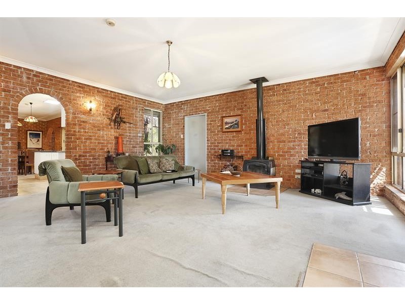 62 Greenfield Rd, Prairiewood NSW 2176