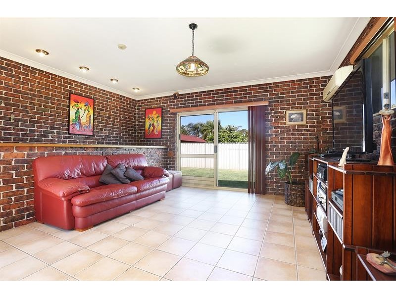 62 Greenfield Rd, Prairiewood NSW 2176