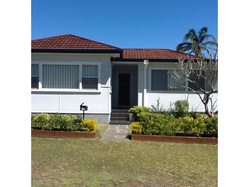 15 Eighth Ave, Toukley NSW 2263