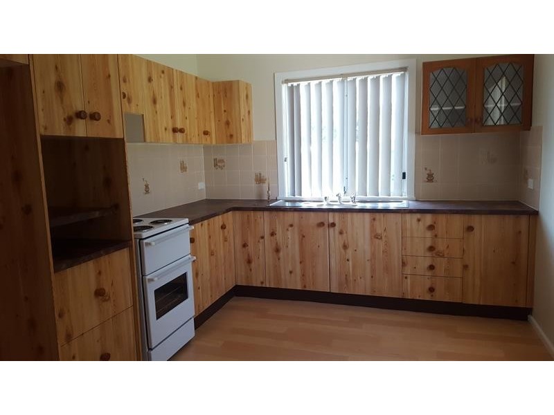 15 Eighth Ave, Toukley NSW 2263