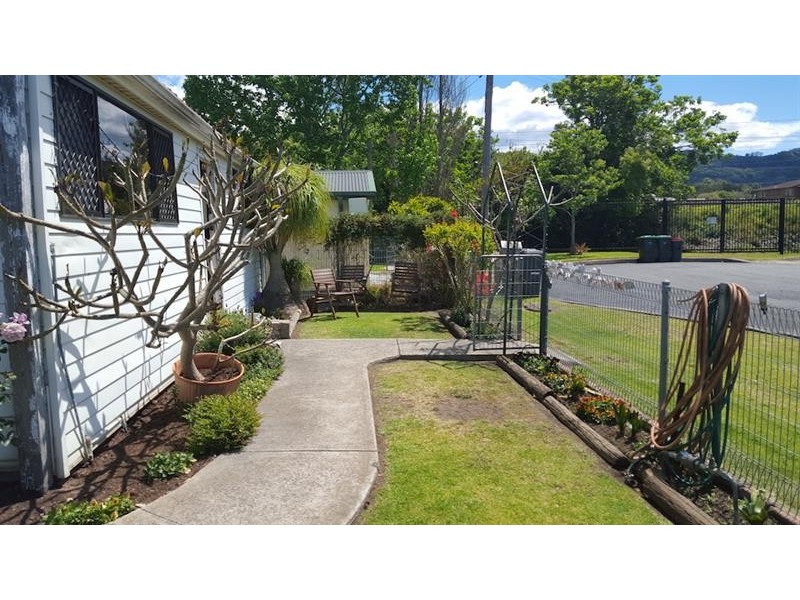 13 Ellen St, Bellambi NSW 2518