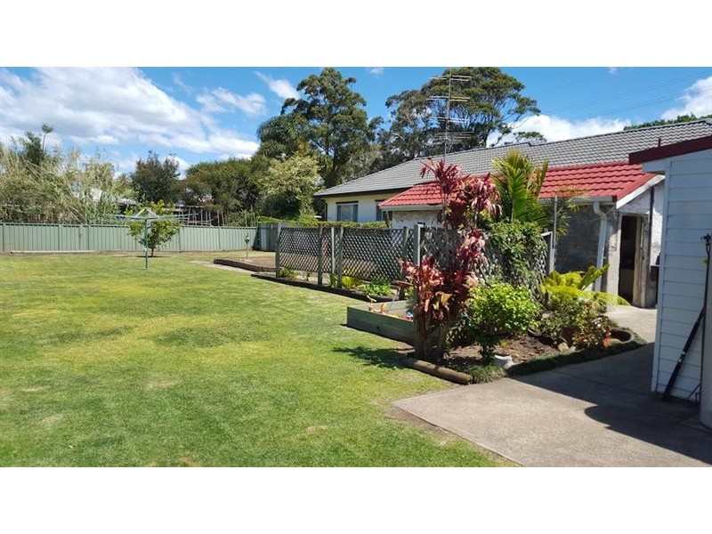 13 Ellen St, Bellambi NSW 2518