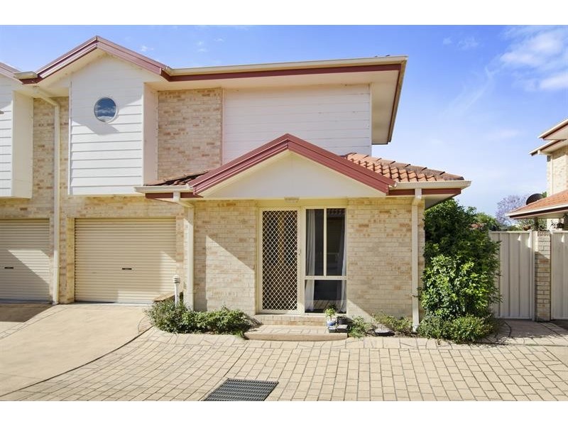 4/18 Osborne St, Dapto NSW 2530