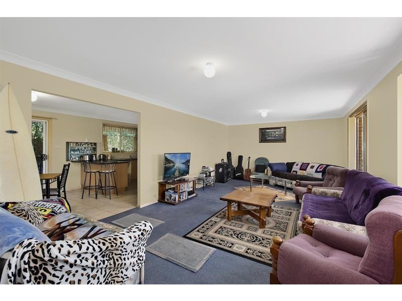 60 Pierce St, Lisarow NSW 2250